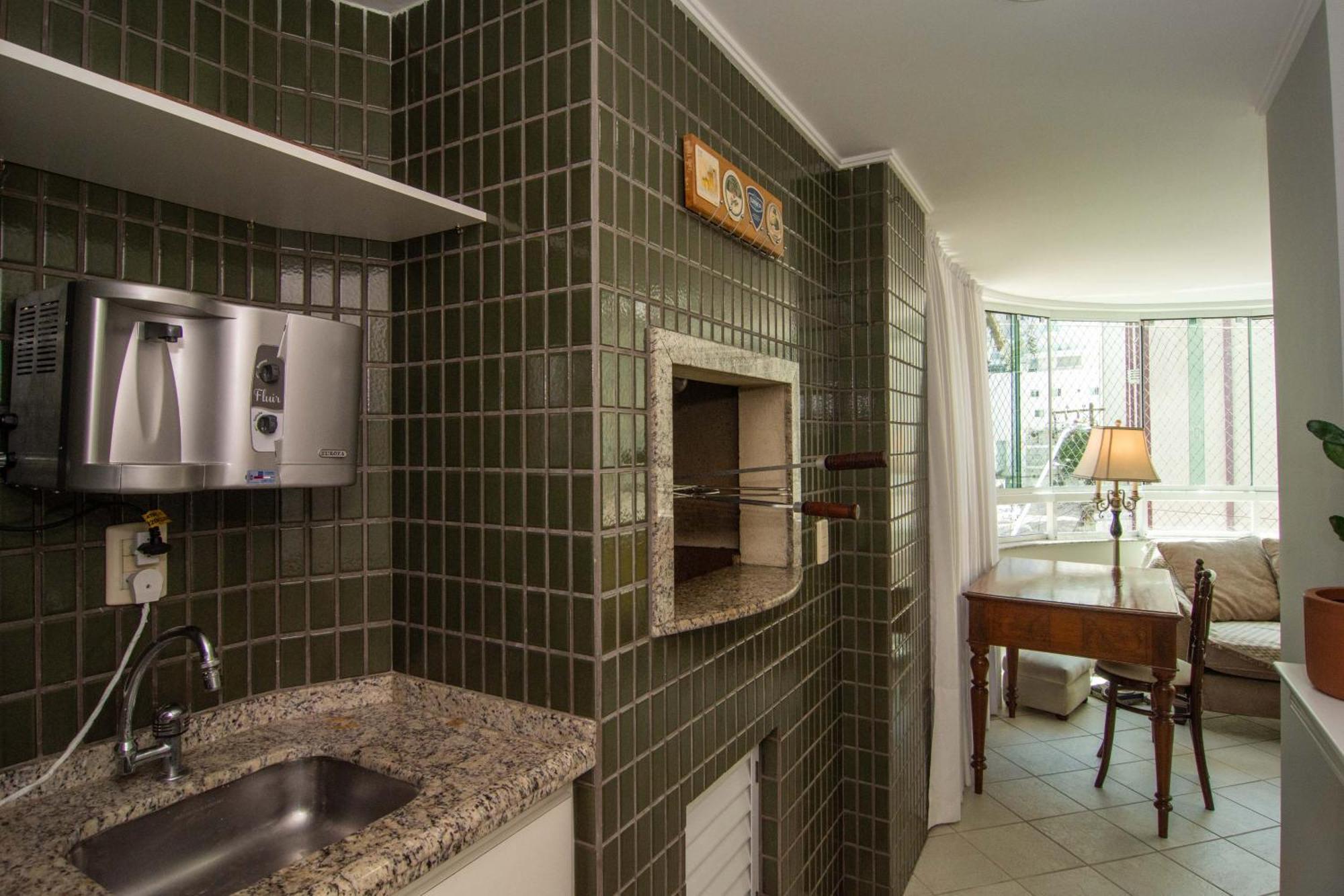 Elegancia Classica 100M Da Praia Na Rua 3700 P1397 Балнеариу-Камбориу Экстерьер фото