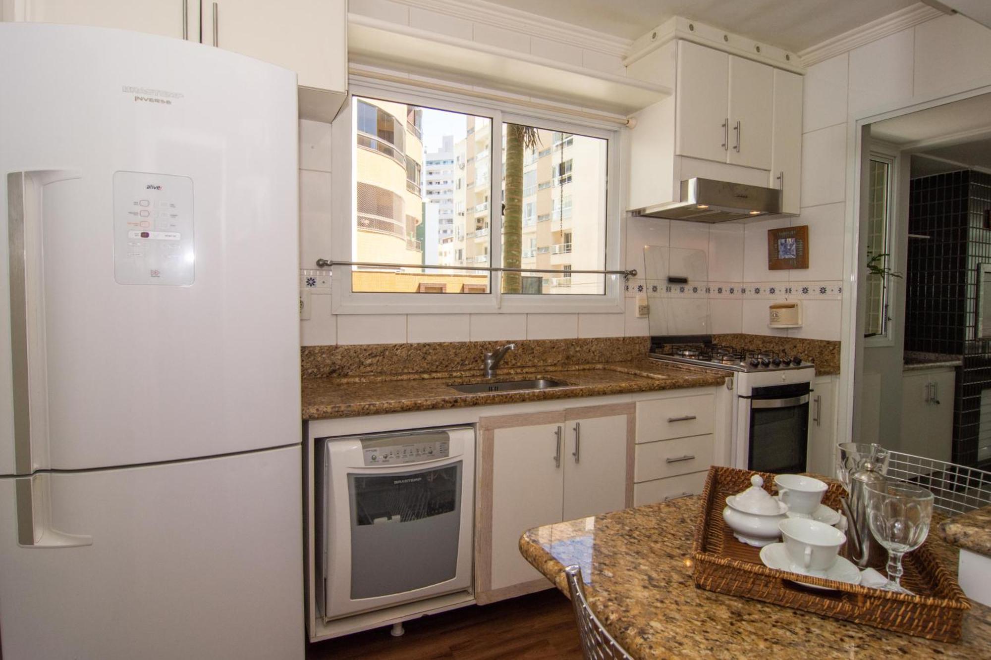 Elegancia Classica 100M Da Praia Na Rua 3700 P1397 Балнеариу-Камбориу Экстерьер фото